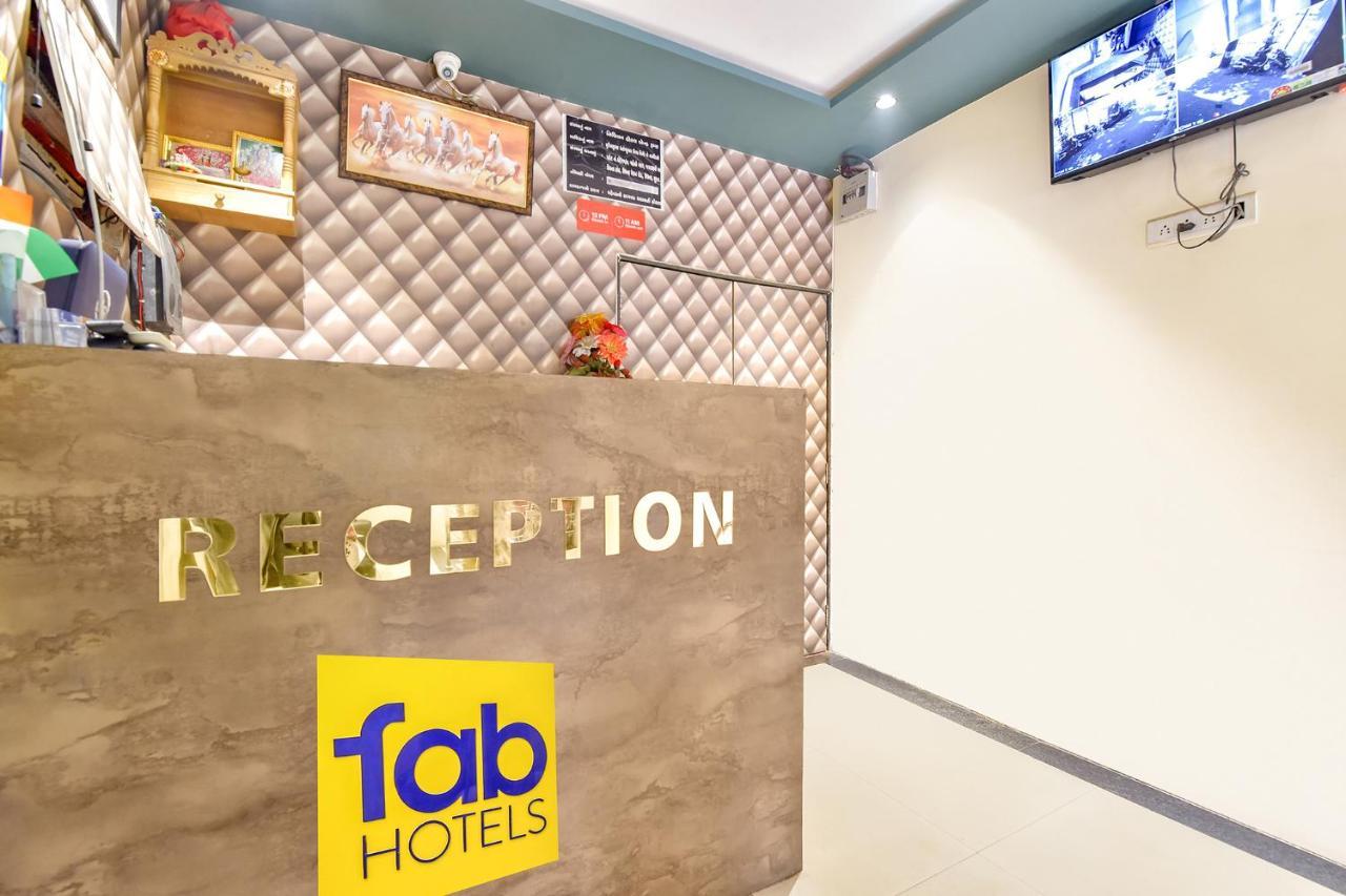 סוראט Fabhotel Nidhivan, Udhna Junction מראה חיצוני תמונה